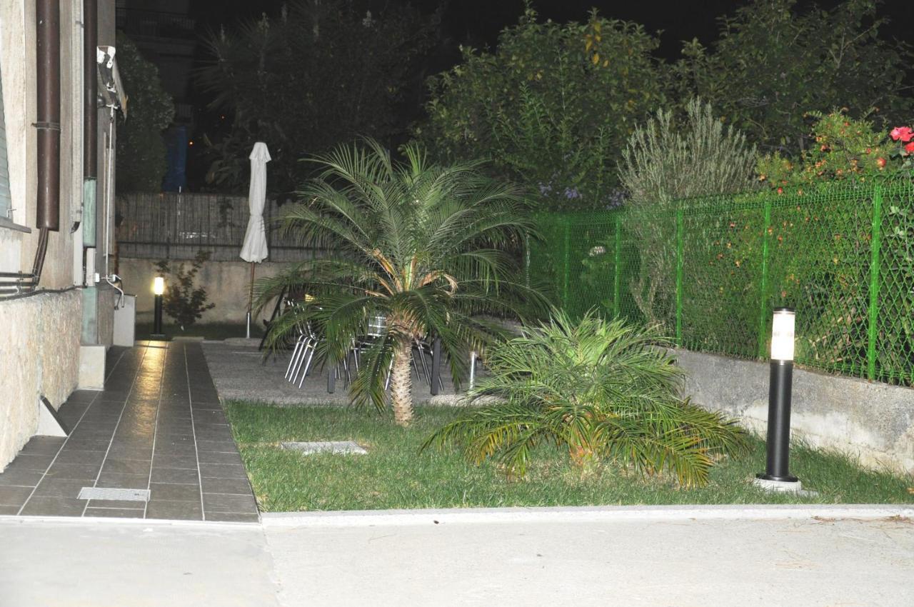 Ferienwohnung Via Battisti 231 1 Pietra Ligure Exterior foto